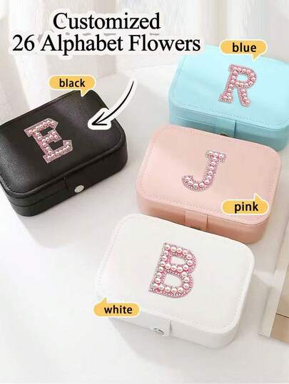 1pc PU Leather Travel Jewelry Box, Decorated With Rhinestone & Faux Pearl Pattern, Jewelry Display Case. This Pink Letter Jewelry Box Contains All Letters From A To Z. A Portable Travel Storage Box Suitable For Necklaces, Earrings And Jewelry - A Perfect Gift For Women, Especially For Valentine's Day And Mother's Day. Multifunctional Jewelry Organizer, Compact Jewelry Box.