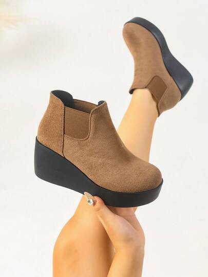 秋冬季女式加大码新款黑色切尔西聚氨酯防水厚底踝靴