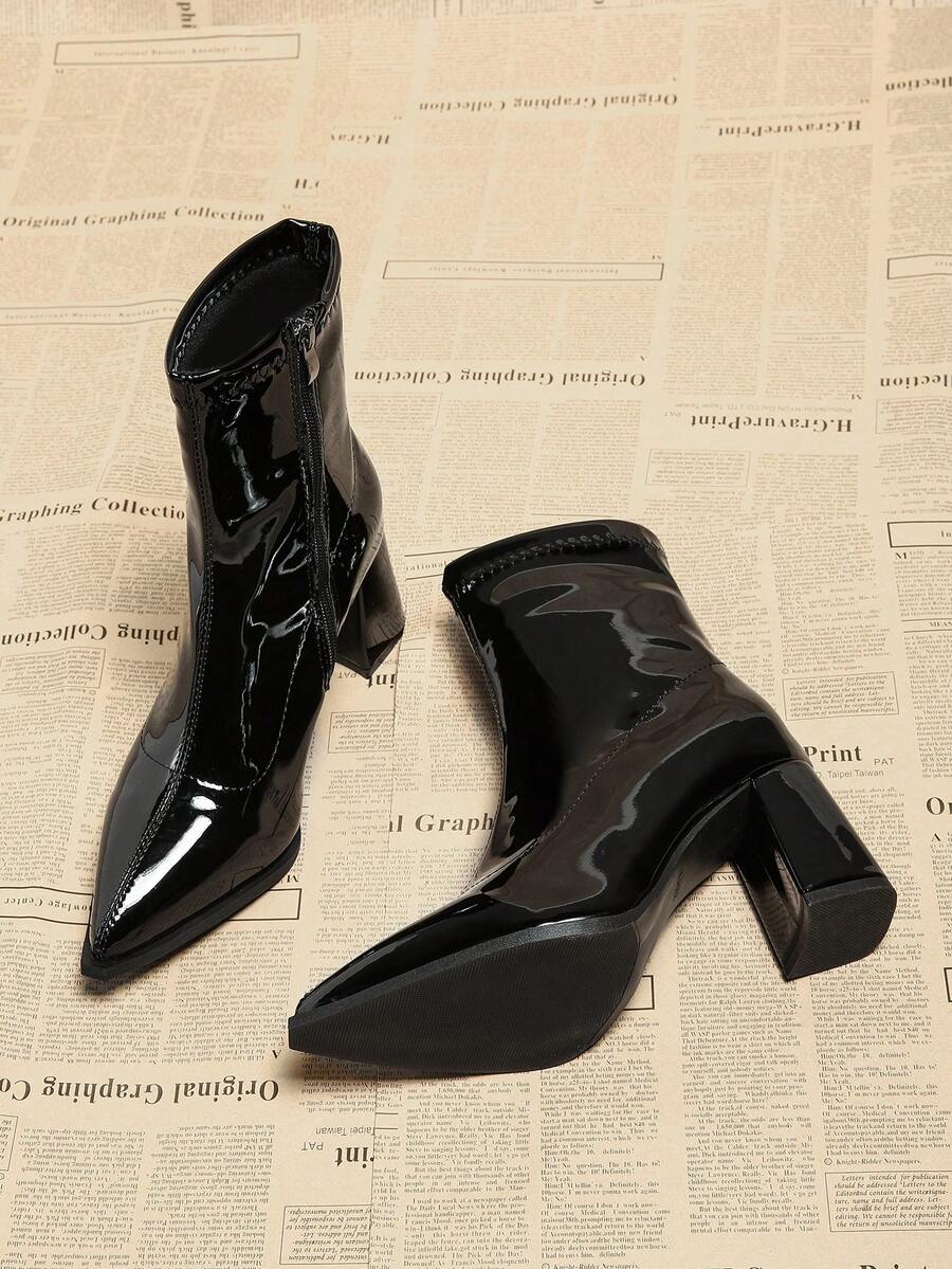 优雅黑色漆皮女士踝靴，尖头粗跟侧拉链设计，适合商务、派对、婚礼、夜店等场合。 - 黑色 - 查看 1