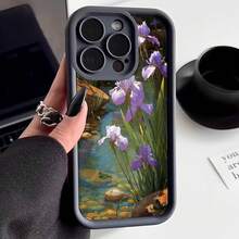 Cubierta de telefono con borde negro diseño de iris púrpura y charca con ranas para iPhone 14 Pro Max estilo natural elegante ideal para uso diario y viajes - Café integral - Ver 3