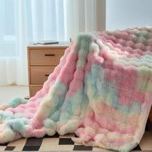 1条奢华仿貂绒毛毯，加厚双层柔软蓬松，触感如云朵般柔软，适用于家居、客厅、卧室、沙发等场所，也是提升家居生活品质的绝佳礼物。 - 紮染彩虹 - 查看 12