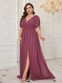 Vestido de dama de honor de gasa con cuello en V profundo, cintura ceñida, mangas tipo murciélago, cruce con volantes y abertura alta en el bajo - Rojo violeta - Ver 4