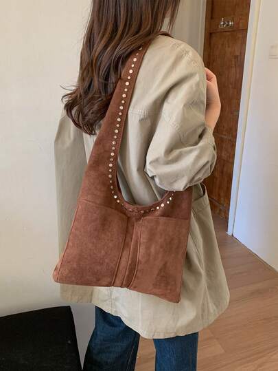 Bolso de hombro de un solo bolsillo con remaches y decoración de ante vintage, nueva bolsa de motocicleta personalizada de moda para el otoño/invierno