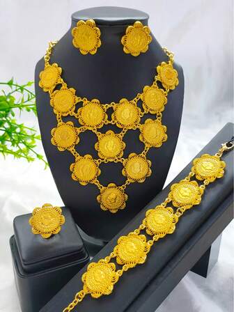 一套女士镀金人像硬币吊坠首饰套装，包含项链、手链、戒指和耳环共4件，适合婚礼、派对、万圣节、圣诞节、生日、节日礼物和日常佩戴。