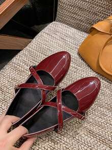 1 Pair Girl's Low Vamp Breathable Flat Shoes With Cross Strap Buckle, Versatile Retro British Style Small Leather Shoes, Spring/Summer