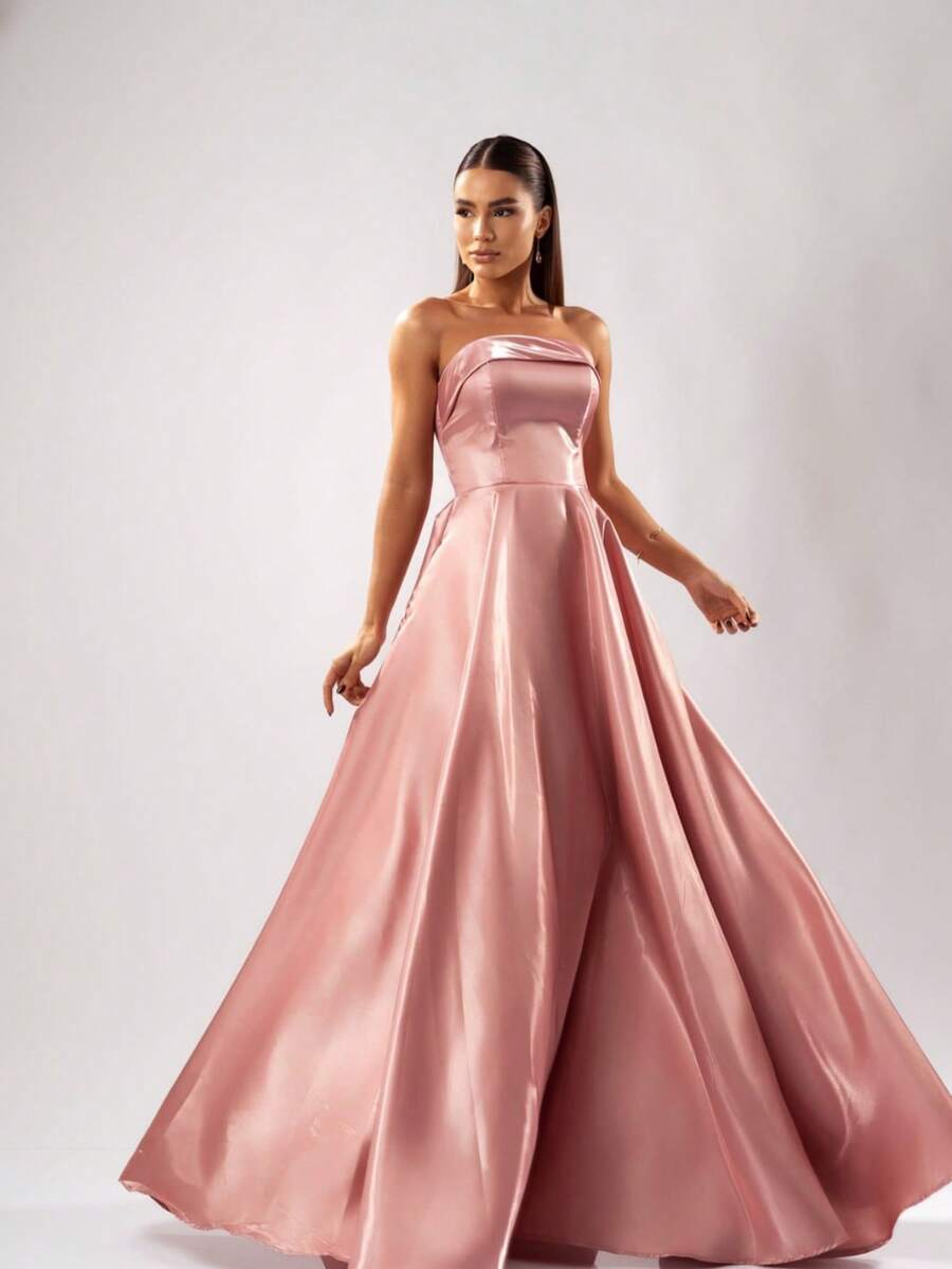 Glamour In Zibeline. A Party Dress With The Luxurious Shine And Texture Of The Fabric, Highlighting The Strapless Design With A Sweetheart Bust And The Sensuality Of The Maxi Side Slit. A Striking Choice. Simple, Elegant Party Dress. Ruched. Zipper. Backless. Formal And Evening Wedding Dress. - 乾枯玫瑰色 - 查看 1