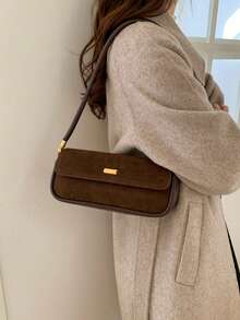 1 Stück hochwertiges, modisches klassisches Metallschnallen-Dekor, tragbar, kreative Umhängetasche mit quadratischem Design, Wildledertasche, Braune Tasche mit Muscheldesign, geeignet für Outdoor-Sport, Pendeln, Einkaufen, Campus, Kurztrips. Neueste modische Wildledertasche für Frauen, perfekt passend zu Herbstbekleidung für Frauen