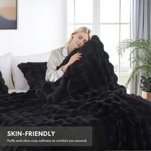 1条奢华仿貂绒毛毯，加厚双层柔软蓬松，触感如云朵般柔软，适用于家居、客厅、卧室、沙发等场所，也是提升家居生活品质的绝佳礼物。 - 黑色 - 查看 17