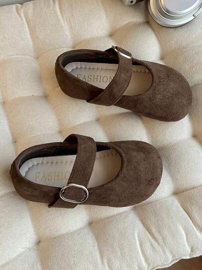 1 Pair Children's Flat Shoes: Metal Buckle Decor Faux Suede Non-Slip Round Toe Button Flat Princess Shoes, Suitable For Daily Outings And Matching Sweet Outfits