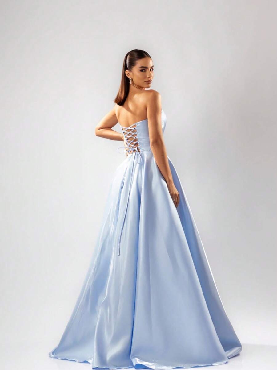 Glamour In Zibeline. A Party Dress With The Luxurious Shine And Texture Of The Fabric, Highlighting The Strapless Design With A Sweetheart Bust And The Sensuality Of The Maxi Side Slit. A Striking Choice. Simple, Elegant Party Dress. Ruched. Zipper. Backless. Formal And Evening Wedding Dress. - 寧靜 - 查看 1