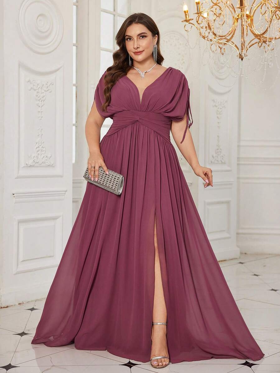 Vestido de dama de honor de gasa con cuello en V profundo, cintura ceñida, mangas tipo murciélago, cruce con volantes y abertura alta en el bajo - Rojo violeta - Ver 1