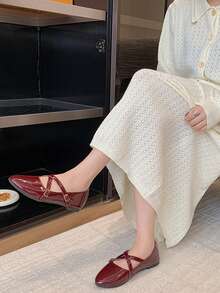 1 Pair Girl's Low Vamp Breathable Flat Shoes With Cross Strap Buckle, Versatile Retro British Style Small Leather Shoes, Spring/Summer