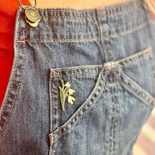 Birth Month Flower Enamel Pin - Elegant Brooch For Women's Accessories - Unique Birthday Or Mother's Day Gift - Perfect For Wedding Suits & Dresses - Floral Lapel Pin - Ideal Flower Lover's{Inchsize_nameinch:InchCaseof1inch,Inchcolor_nameinch:InchJanuary-Snowdropinch} - 一月-雪花蓮 - 查看 6