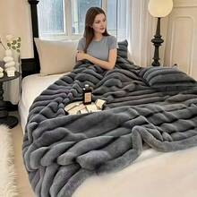This Is A Thick, Double-Layered Faux Rabbit Fur Blanket, Perfect For Winter Warmth. Made With Double-Layered Fabric, It's Suitable For All Seasons. Available In King/Queen Size For Single Or Double Use. Soft, Comfortable, And Machine Washable. Ideal For Bedrooms, Sofas, Offices, Car Travel, And More. A Versatile Blanket, Thick Shawl, Pet Blanket, Birthday Gift, Halloween Gift, And Christmas Gift. - màu trắng sữa - Xem 2
