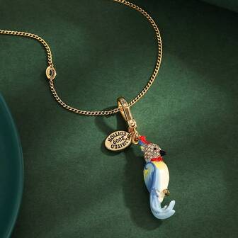 1 pieza Collar con colgante de loro 3D colorido y bonito, accesorio con colgante de animal pintado a mano con detalles, adecuado para uso diario de mujeres