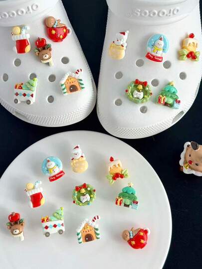 Juego de adornos huecos con tema navideño lindo - Decoraciones de reno, árbol de Navidad y Papá Noel, accesorios huecos de zuecos para vacaciones