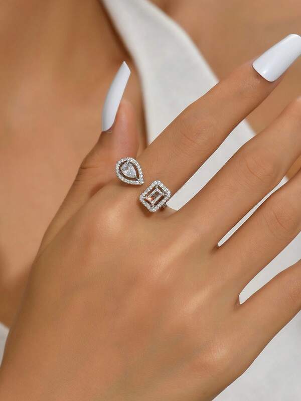 A Bride-Style Artificial Zirconia Double Ring With Teardrop And Square Full-Pave Inlay