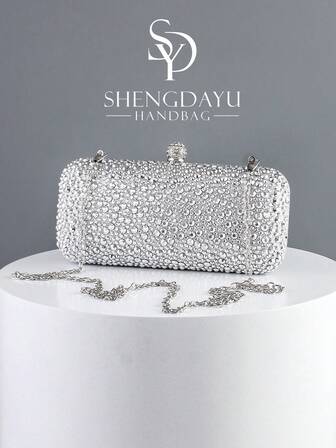 1个盛大宇银色亮片水钻装饰女士晚宴手拿包，时尚优雅，精致奢华的亮片装饰，适合派对女孩和女士，是婚礼宴会/盛会、圣诞派对礼服的完美搭配，迷人的亮片包，是婚礼派对的最佳选择，优雅的新娘手拿包