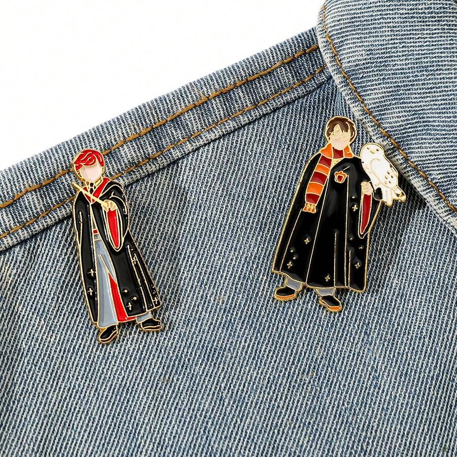 华纳兄弟卡通动漫胸针套装（1/2件），创意哈利·波特罗恩·比尔·韦斯莱角色造型珐琅徽章金属胸针饰品服装背包配饰，送朋友的礼物 - 均碼 - 查看 1