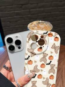 Un diseño otoñal encantador con ositos de peluche, calabazas y fantasmas divertidos, perfecto para  17,  16,  16 Pro Max,  15,  15 Pro Max,  14,  13,  12 y compatible con  11 Pro. Fabricado en TPU suave para una protección óptima contra golpes. Un regalo ideal para familiares y amigos en Halloween o cualquier ocasión especial. - Blanco - Ver 3