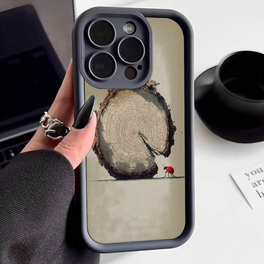 Cubierta de teléfono con borde protector color negro diseño de tronco de árbol y mariquita para uso diario y estilo natural - Café integral - Ver 1