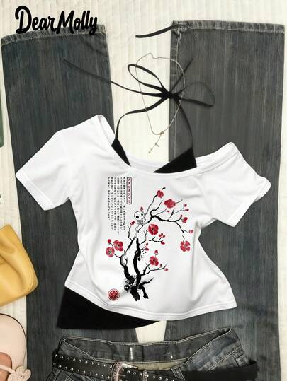 ملابس علوية كتف واحد مقصور مطبوع بنقشة الزهور الفينتاج البانك سيكسي من DEAR MOLLY Y2K، ملابس علوية قصير فضفاض بنمط الزهور الصينية على الكتف المائل، مناسب للخروجات العادية والشارع والحفلات باللون الأبيض