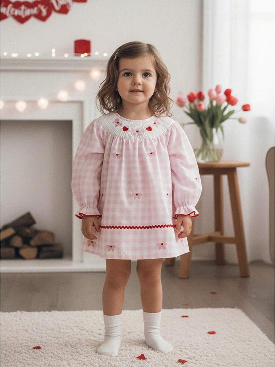 Toddler Girl Valentines Day Smocked Dress Heart Bow Embroidery Plaid Long Sleeve Crew Neck Princess Dress Kids Spring Outfit - 粉色 - 查看 1