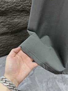 男士时尚印花宽松短袖T恤 | 精致设计 | 夏季必备 | 轻松搭配，展现你的风格