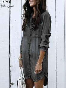 女士休闲水洗牛仔衬衫裙，前开襟纽扣长袖牛仔衬衫裙，毛边下摆，适合春季穿着