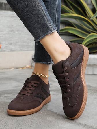 Fashionable Retro Coffee-Color Solid German Training Sneakers, Multifunctional Sports Shoes Suitable For Daily Casual Wear, Outdoor Hiking, Running Exercise, Tennis, Golf And Other Sports. The Upper Is Made Of PU Material For Comfortable Wear, And The Rubber Sole Is Wear-Resistant And Non-Slip, Suitable For All Seasons