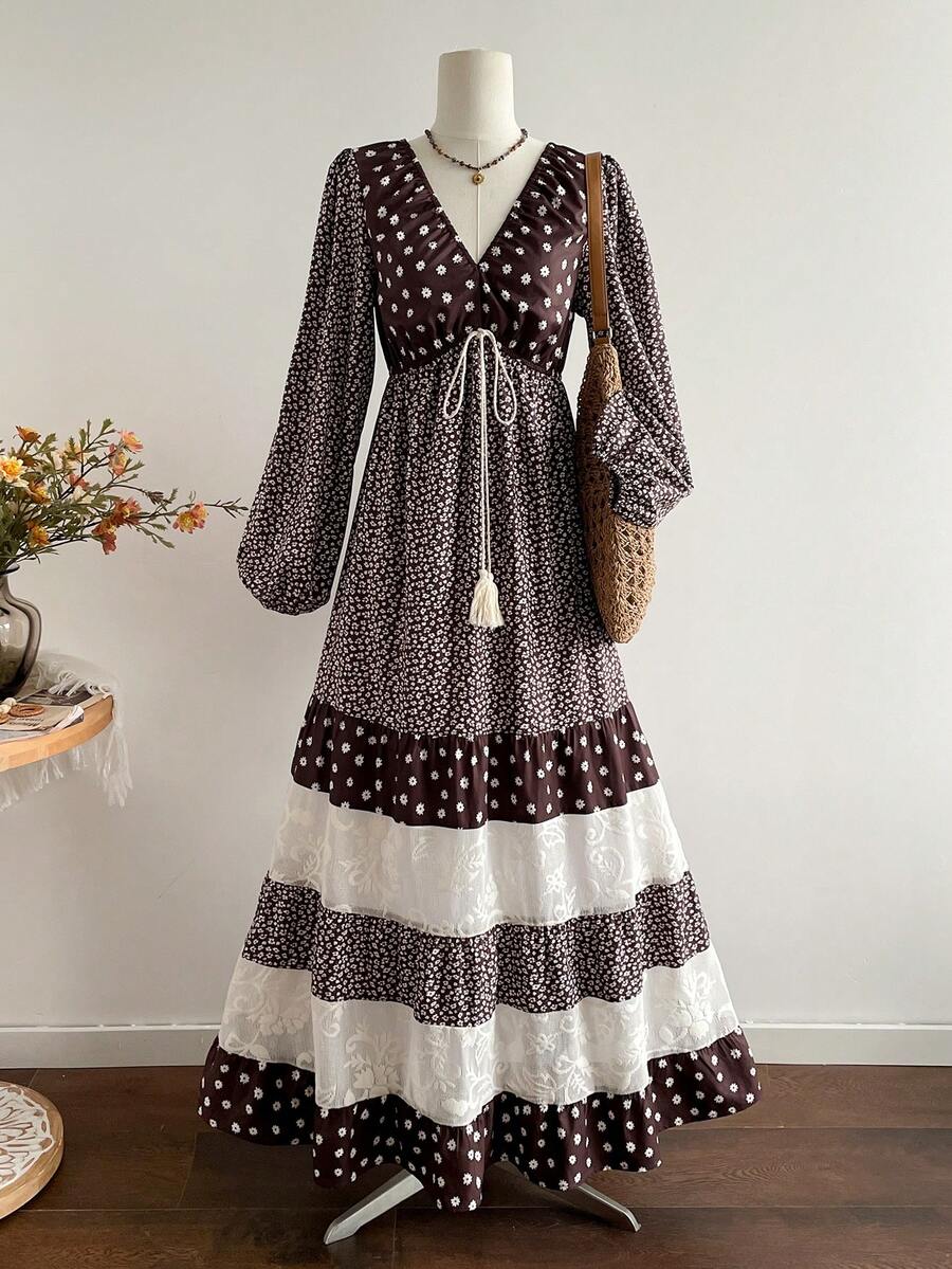 Rusttydustty 波西米亚风花卉拼接蕾丝V领荷叶边长裙，休闲度假装，优雅浪漫连衣裙，新年派对礼服 - 棕色 - 查看 1