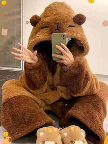 1件可爱水豚毛绒睡衣毯,卡通涤纶长袖睡袍,适合秋冬季节,带帽抓绒保暖睡衣,睡衣派对生日礼物居家聚会服装,成人适用,带帽睡袍,大口袋 - 彩色 - 查看 3