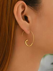 一对时尚独特的螺旋形金色耳环，简约线条打造强烈时尚感，轻松提升整体造型 - 金黃色 - 查看 2