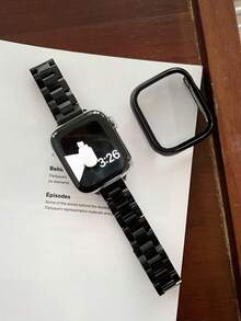 这款黑色镂空金属表带搭配金色保护壳(含屏幕保护膜),兼容苹果手表表带和保护壳,防尘、防震、防刮擦,适用于苹果 Ultra 3/2/1 SE/S10/S9/S8/S7/S6/S5/S4/S3/S2/S1 等型号。金色表带,是送给男友的绝佳礼物,时尚优雅,也适合年轻女性。表带尺寸:38mm/40mm/41mm/42mm/44mm/45mm/46mm/49mm。全新产品,全球畅销男女通用表带。 - 黑色 - 查看 7