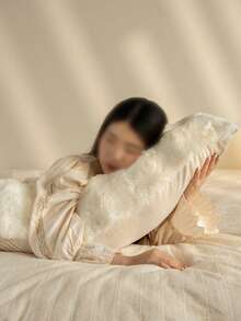 1 件 100% 涤纶纯色毛绒抱枕套，可爱简约风格，背面采用纯色毛绒面料，适合客厅或卧室 - 米色 - 查看 3