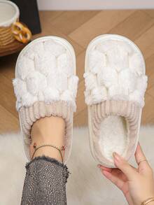 白色六角形毛絨拼杏色條紋