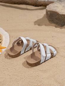 Un par de sandalias de niños de moda, nuevas sandalias cómodas y de suela suave para niños 2025, sandalias de estilo bohemio con bloques de color multicolor, sandalias adecuadas para fiestas casuales de vacaciones, sandalias con hebilla de metal cosida de moda - Blanco - Ver 5