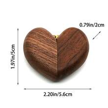 1 Piece Personalized Walnut Heart-Shaped Ring Box, Custom Wedding Ring Box, Engagement Ring Box, Romantic Heart-Shaped Proposal Prop, Couple's Wedding Gift, Anniversary Gift, Laser-Engraved Ring Box