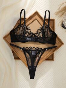 Halloween Costume, Black Heart Mesh Embroidered Sexy Women's Lingerie Set, Medium Support, See-Through Underwire Bra And Thong Two-Piece Set, Sexy Night Wear, Boudoir Wear, Suitable For Parties, Intimate Occasions.