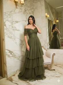 Long Dress With Shimmering Tulle And Off-The-Shoulder Neckline – Romance, Lightness, And Timeless Sophistication* - 橄欖綠 - 查看 2