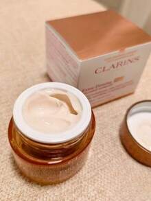 Clarins Moisturizers - Apricot - View 4