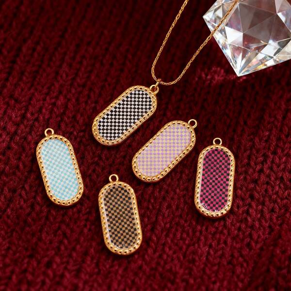 1 Pc 304 Stainless Steel 18K Vacuum-Plated Gold Enamel Dripping Oil Elliptical Chessboard Pendant Distinctive Minimalist Design Ladies' Stainless Steel Jewellery Pendant DIY Accessory Pendant
