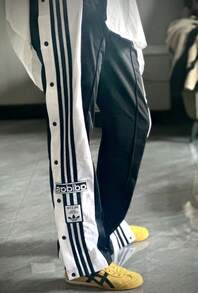 adidas originals女款三條紋拼接琴扣側開排扣直筒寬腳側排扣褲 - 黑色/白色 - 查看 3