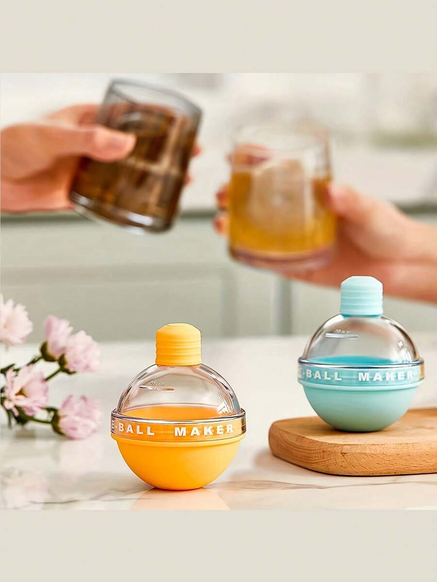 这款球形冰模有1/3/5/10个装可选，非常适合制作色彩缤纷的威士忌或鸡尾酒冰球。超大号果冻球冰模可制作出缓慢融化的球形冰块，适用于各种冷饮和威士忌冰球，是现代酒吧工具和装饰冰模的理想之选。 - 彩色 - 查看 1