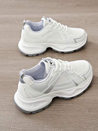 Dam vår/sommar/höst nya mesh andningsbara platåskor med kilklack, lätta casual snörskor, vita/grå, casual löparskor