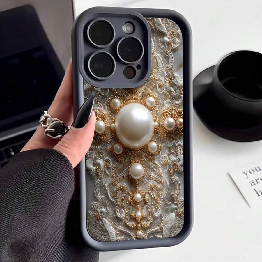 Cubierta de teléfono elegante con diseño de perlas y bordado dorado en tono gris oscuro para iPhone 14 Pro Max estilo vintage femenino ideal para uso diario y eventos especiales - Blanco - Ver 1