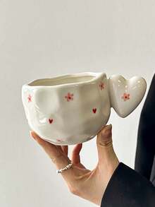 1 pieza Adorable juego de taza y platillo de cerámica pintada a mano - con asas en forma de corazón, diseños de fresa y florales, perfecto para café, té, decoración del hogar y como regalo