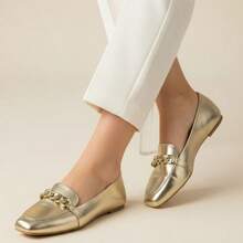 Sapatilha Feminina Confortável Luxo Elegante Sapato Feminino Mocassim Bico Quadrado Corrente mocassim detalhe metal - Dourado - Visão 2