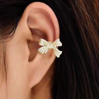 Unique Fully Rhinestoned Butterfly Ear Cuff, Zirconia Ear Clip, Fashionable High-End Design Earrings