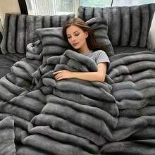 This Is A Thick, Double-Layered Faux Rabbit Fur Blanket, Perfect For Winter Warmth. Made With Double-Layered Fabric, It's Suitable For All Seasons. Available In King/Queen Size For Single Or Double Use. Soft, Comfortable, And Machine Washable. Ideal For Bedrooms, Sofas, Offices, Car Travel, And More. A Versatile Blanket, Thick Shawl, Pet Blanket, Birthday Gift, Halloween Gift, And Christmas Gift. - màu trắng sữa - Xem 1